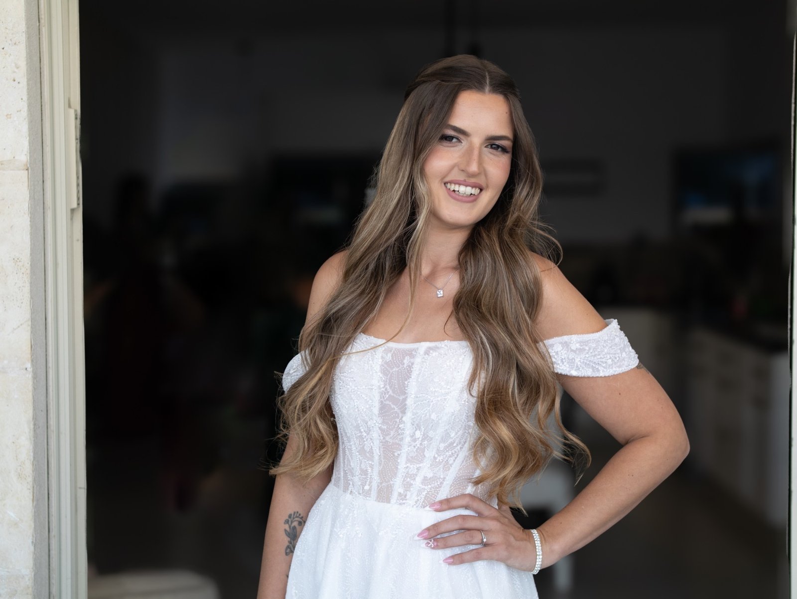 תסרוקת כלה חצי אסופה עם בייביליס מוברש לשיער ארוך